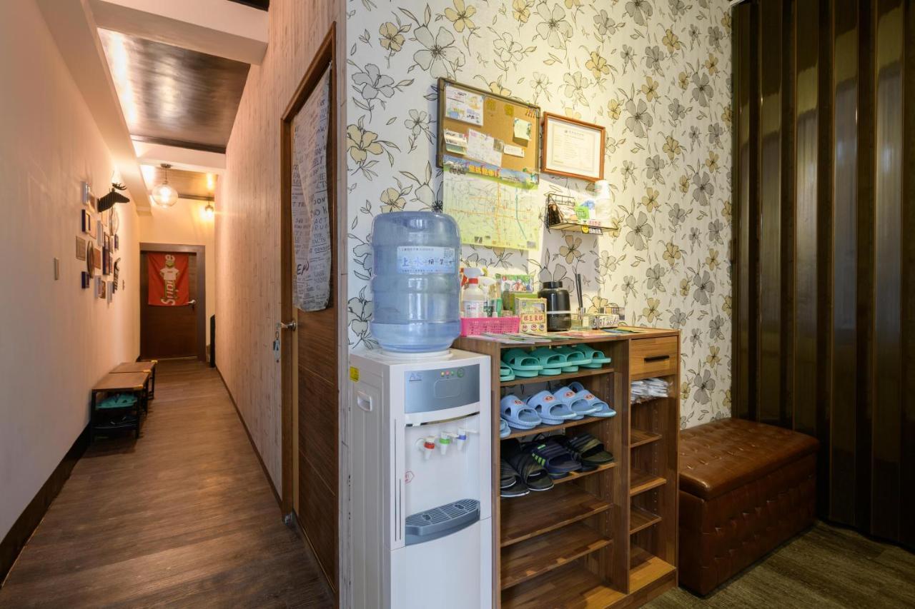 羅東夜市 小宅一生民宿 Night Market Small House Lifetime Hotel 羅東鎮 エクステリア 写真